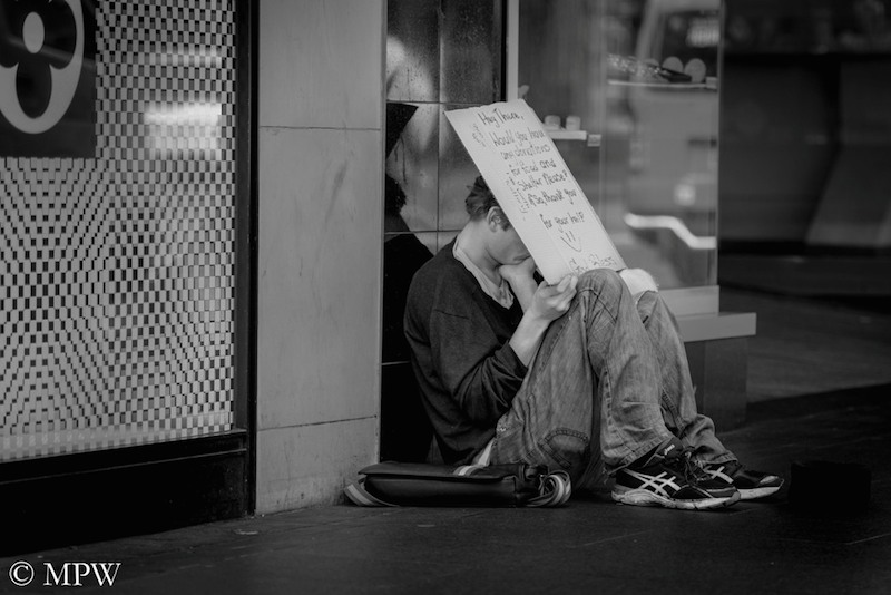 Auckland City street photo, Queent St, black and white
